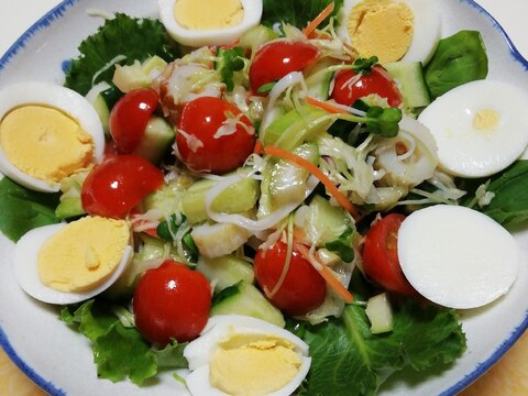 シーフード的な野菜と卵のサラダ